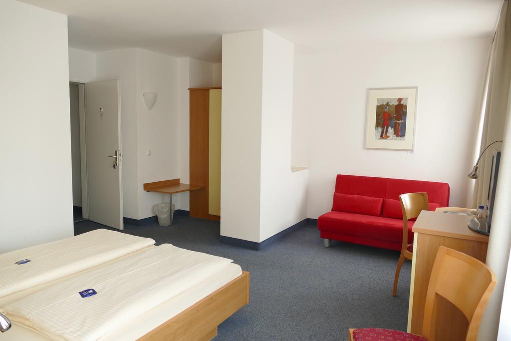 Hasi'S Hotel Grafing Exteriör bild